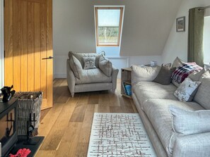 Fireplace - 2 bedroom accommodation in Clevedon (Clevedon)