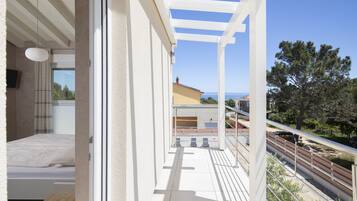 5 slaapkamers, een strijkplank/strijkijzer, reisbedje, gratis wifi