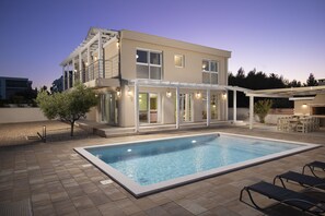 Outdoor pool - Villa Olivia with Private Pool, Sauna, and Hot Tub – Just 800m from the Beach (Ližnjan)