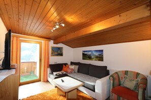 Apartment | Living room - Apartment in Zillertal Near Ski Slopes (Gerlosberg)