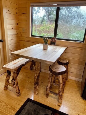 Dining - Beautiful Rancher Loft Cabin (Freeport)