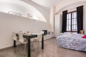 1 bedroom, iron/ironing board, WiFi