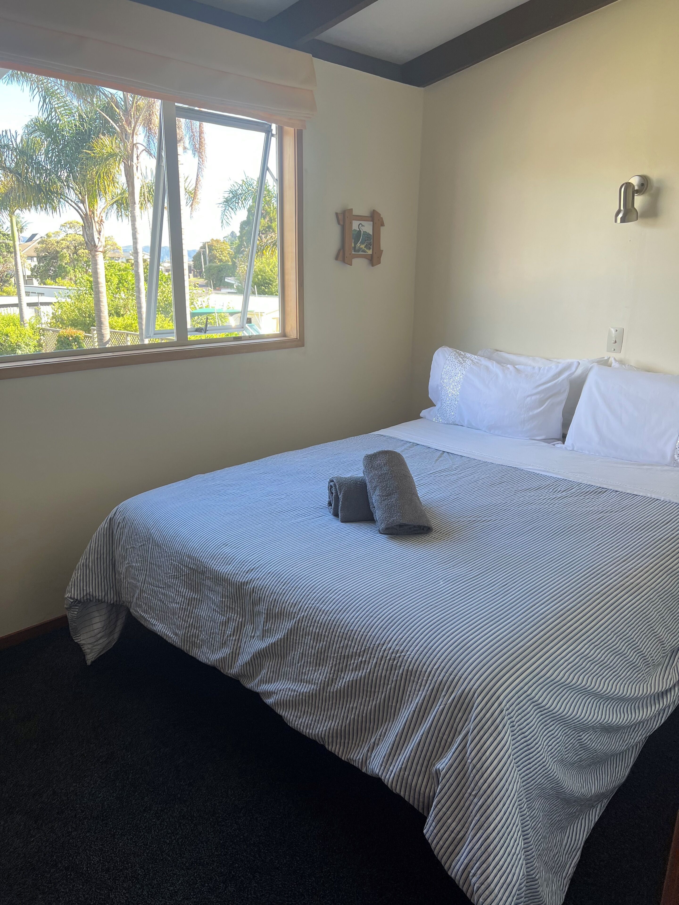 4 bedrooms, WiFi, bed sheets