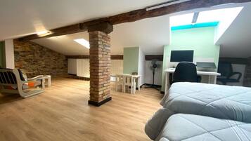 3 bedrooms, desk, iron/ironing board, travel crib