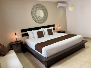 Phòng đôi Superior, 1 giường cỡ king | Két bảo mật tại phòng, truy cập Internet không dây miễn phí 