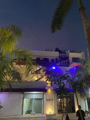 Mặt tiền nơi lưu trú