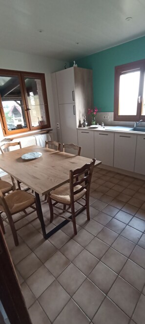 Dining - Chez le Jean (Oussières)