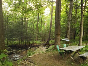 Outdoor dining - ​Bright and Spacious Secluded Forest Home with Sprawling Yard and Private Brook (Cornwall)