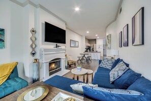 Apartamento familiar, 2 habitaciones, balcón, vistas al jardín | Zona de estar