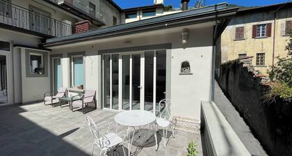 A few steps from the lake, apartment with terrace in the heart of Lovere
