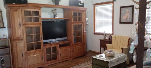 Charming 2-bedroom house with WiFi, AC near peaceful Lake Eufaula