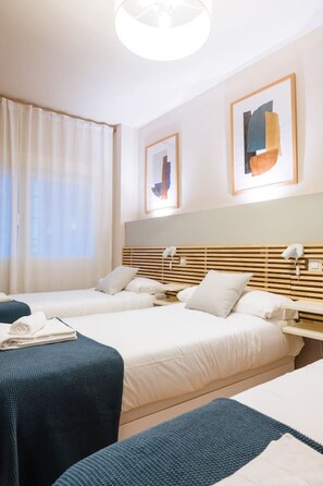 2 Schlafzimmer, Schreibtisch, Bügeleisen/Bügelbrett, WLAN