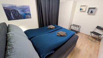 2 bedrooms, iron/ironing board, travel cot, free WiFi