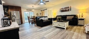 Charming 3-bedroom farmhouse in Graceville with AC, WiFi