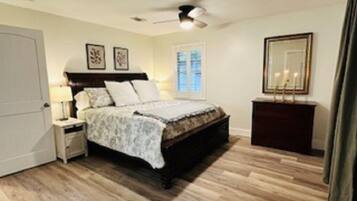 3 soverom, strykejern/-brett, wi-fi og sengetøy