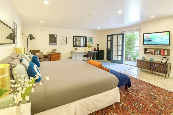 1 chambre, bureau, fer et planche à repasser, accès au Wi-Fi (inclus)