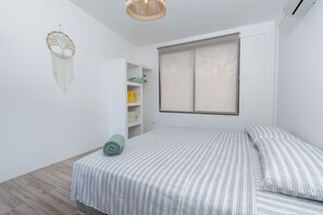 2 bedrooms, iron/ironing board, WiFi, bed sheets
