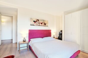 2 chambres, fer et planche à repasser, lit parapluie, Wi-Fi gratuit