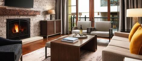 Smart TV, fireplace