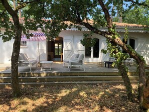 Terrace/patio - Renovated house with a large garden · 10 min from the beach · Taussat, Arcachon Bay (Lanton)