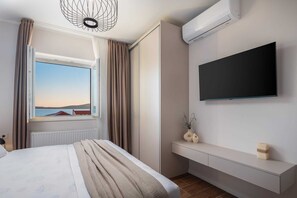 6 bedrooms, iron/ironing board, free WiFi, bed sheets - Villa Genera with Pool (Šibenik)