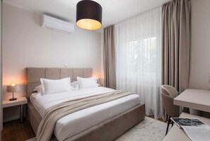 6 bedrooms, iron/ironing board, free WiFi, bed sheets - Villa Genera with Pool (Šibenik)