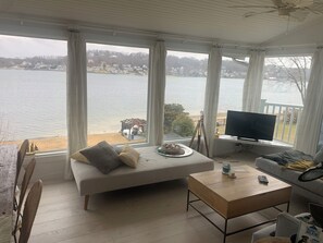 スマートテレビ、暖炉、テレビゲーム、プリンター