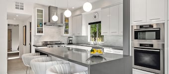 Desert mountain escape-private mid century modern home in Indian Wells