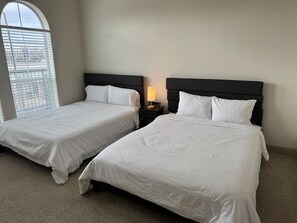 3 slaapkamers, een strijkplank/strijkijzer, gratis wifi