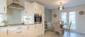 Foxglove Haven | 3-Bed Detached | Large Garden |Drive