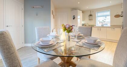 Foxglove Haven | 3-Bed Detached | Large Garden |Drive