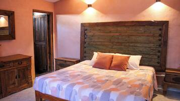 Habitación Deluxe doble | Ropa de cama de alta calidad, cortinas opacas, wifi gratis