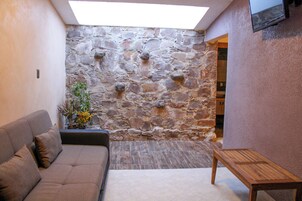 Ropa de cama de alta calidad, cortinas blackout y wifi gratis 