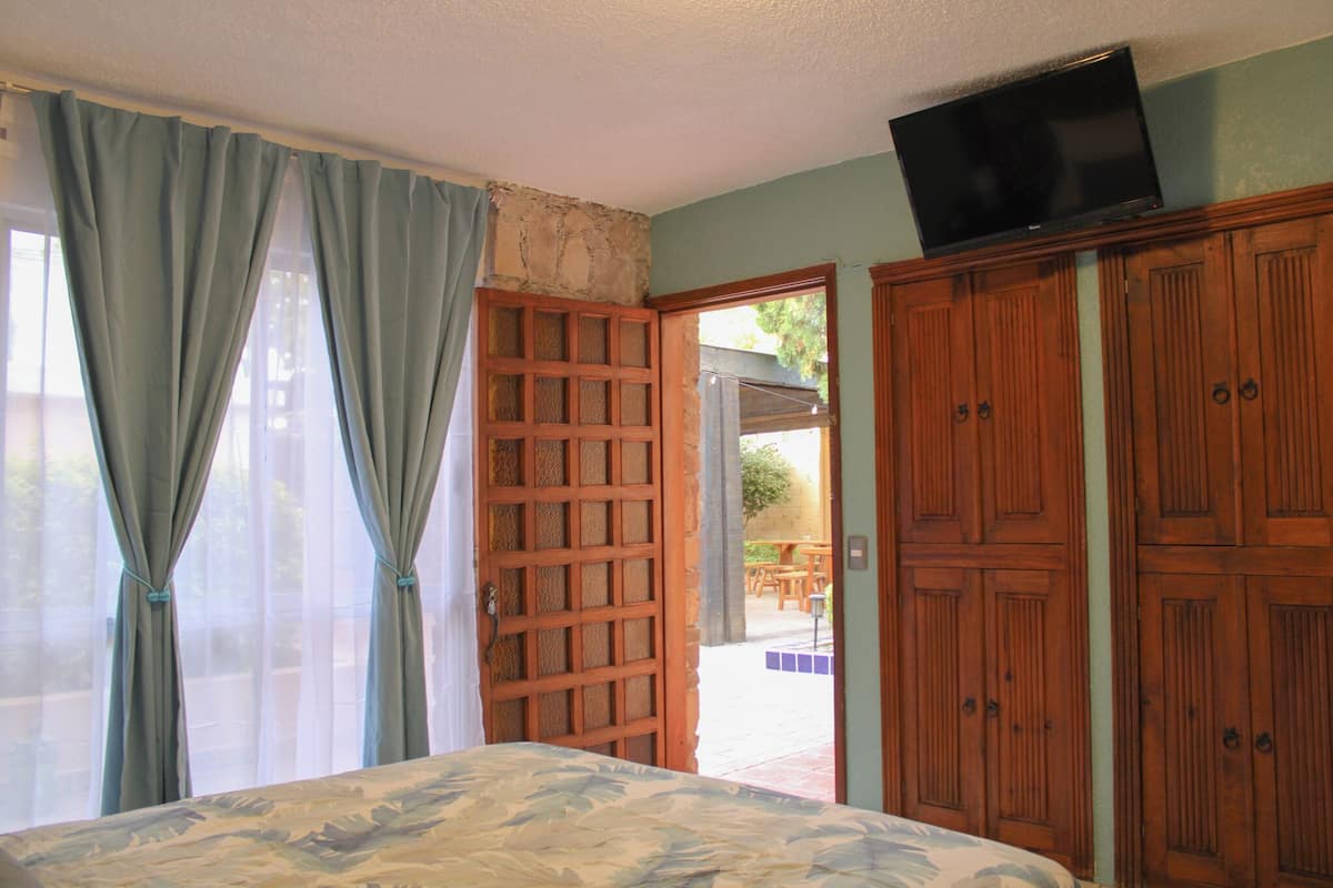 Quarto casal standard, banheiro privativo | Roupas de cama premium, cortinas blackout, Wi-Fi de cortesia