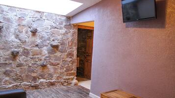 Suite Deluxe | Ropa de cama de alta calidad, cortinas blackout y wifi gratis