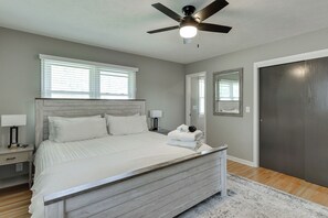 3 bedrooms, iron/ironing board, WiFi, bed sheets