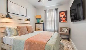 3 chambres, coffres-forts dans les chambres, bureau