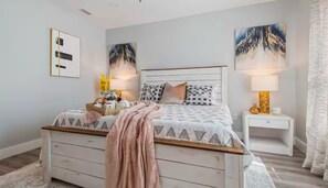 3 bedrooms, in-room safe, desk, iron/ironing board