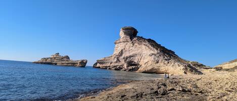 Sun loungers, beach towels