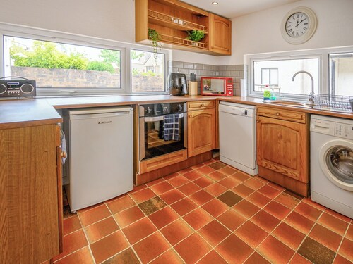 3 bedroom accommodation in Port Talbot