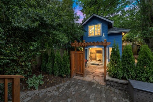 Sunlit Cottage Capitol Hill