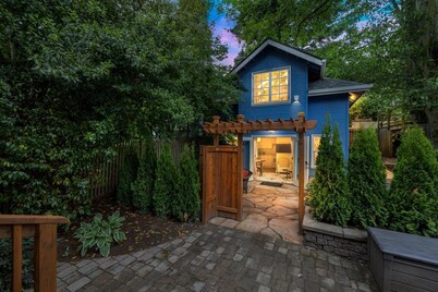 Sunlit Cottage Capitol Hill