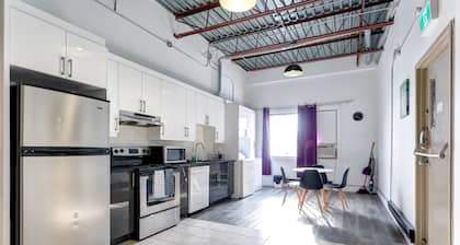 #2 - Loft - Plaza St-hubert - Center Montreal