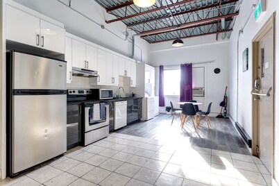 #2 - Loft - Plaza St-hubert - Center Montreal 