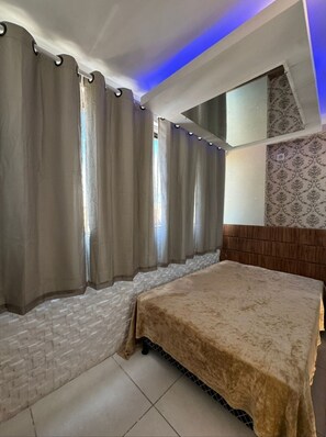 1 bedroom, iron/ironing board, WiFi, bed sheets - Contemplate the sunset inside the apartment  (Amaralina Salvador)