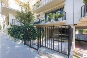 Exterior - Charming Studio with Garden in Neuilly-sur-Seine (Neuilly-sur-Seine)