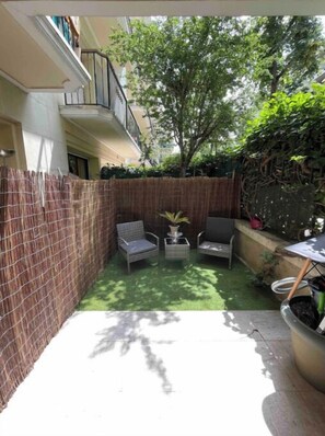 Property grounds - Charming Studio with Garden in Neuilly-sur-Seine (Neuilly-sur-Seine)