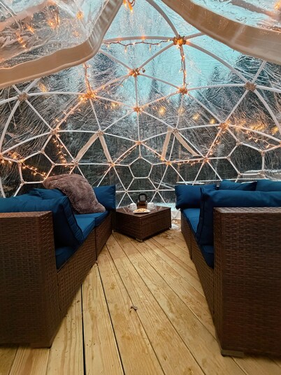 Casa Azul: HotTub, FirePit, Games, Mt Snow 10 Min