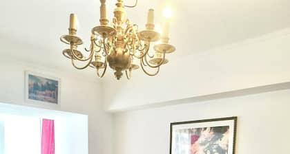 Welcoming 2-bedroom apartment in Suceava near the Airport
