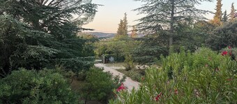 Spacious villa in Castillon-du-Gard with Separate Studio and Private Pool